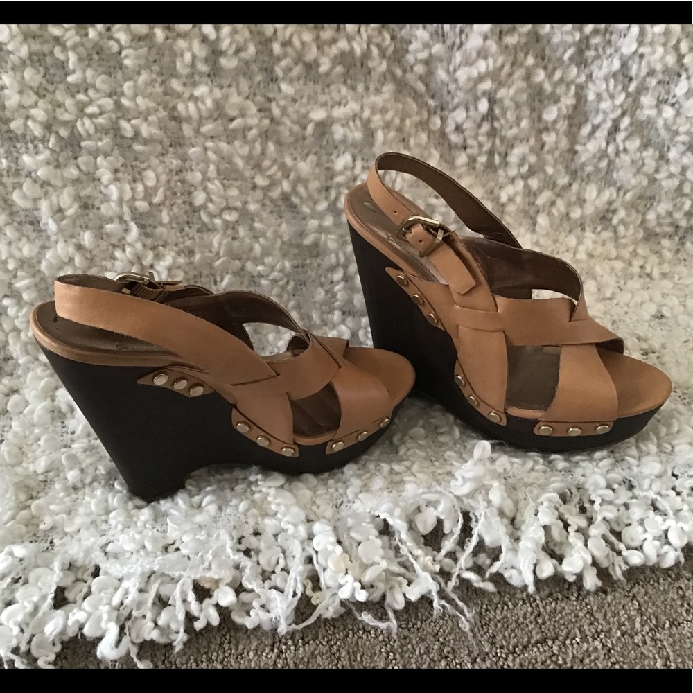 BCBG camel wedges